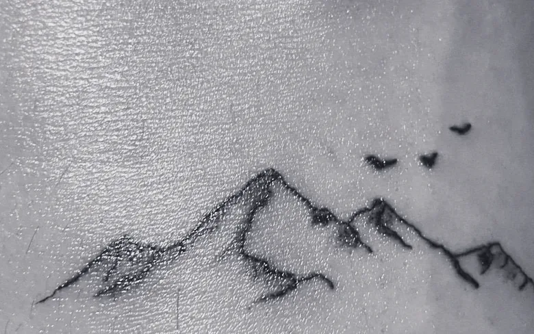 Fine line — Summit, Shoulder. Sami Tutar, S.Ink